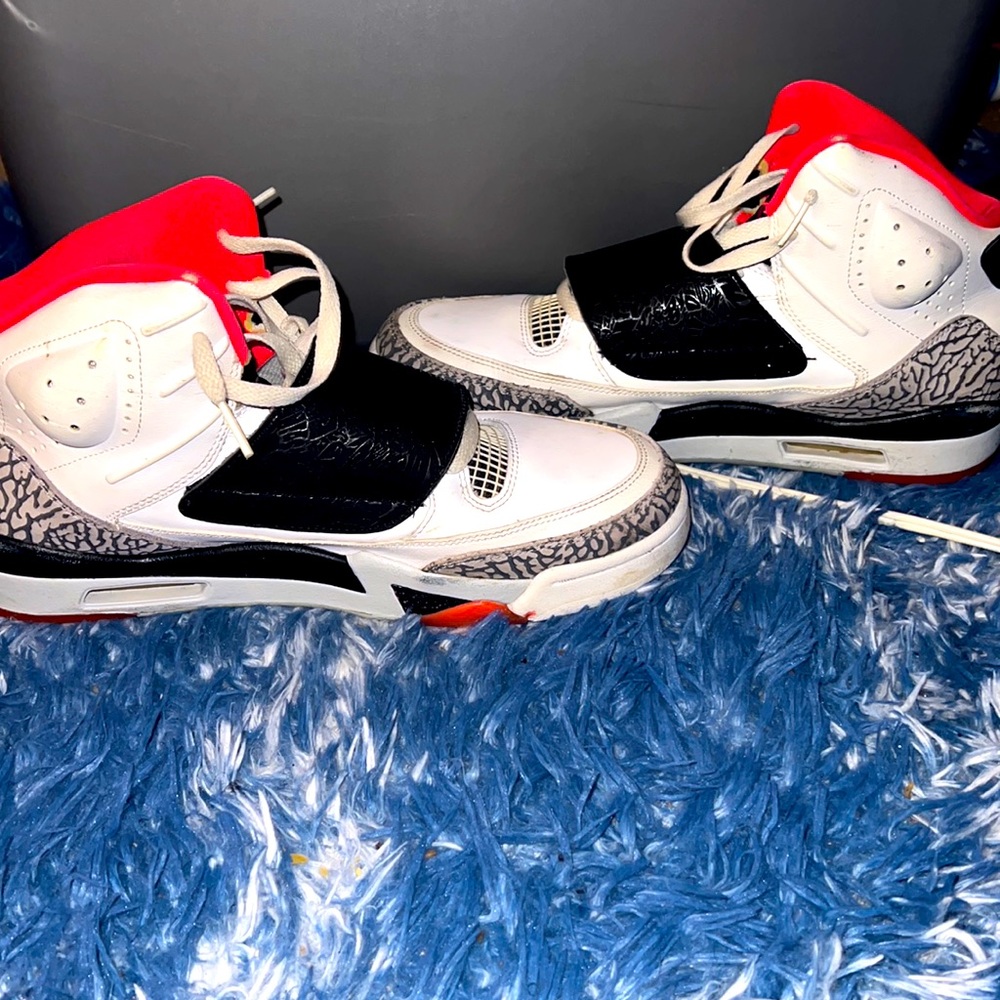 Air Jordan - Picture 3 of 5